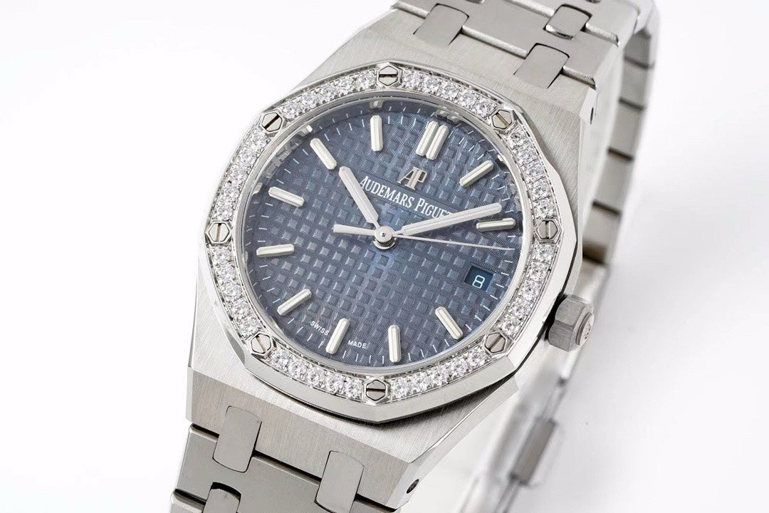 Audemars Piguet Royal Oak Ladies Automatic Watch 34mm, Ref.77350 / 77351