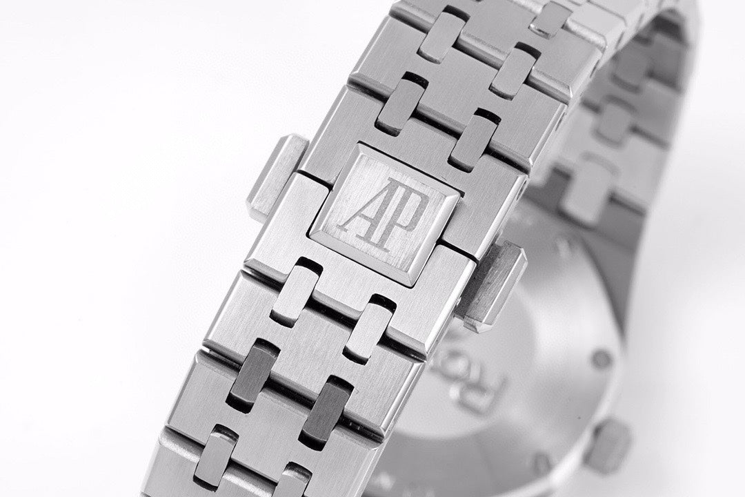 Audemars Piguet Royal Oak Ladies Quartz Watch 33mm, Ref.67651ST.ZZ.1261ST.01