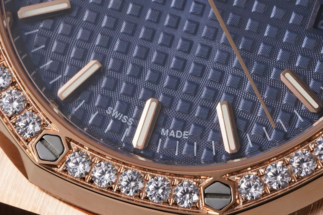 Audemars Piguet Royal Oak Ladies Automatic Watch 34mm, Ref.77350 / 77351