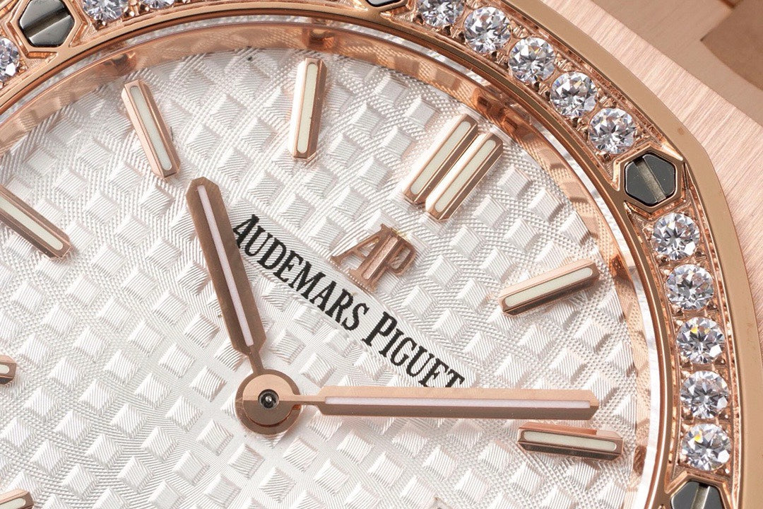 Audemars Piguet Royal Oak Ladies Quartz Watch 33mm, Ref.67651ST.ZZ.1261ST.01