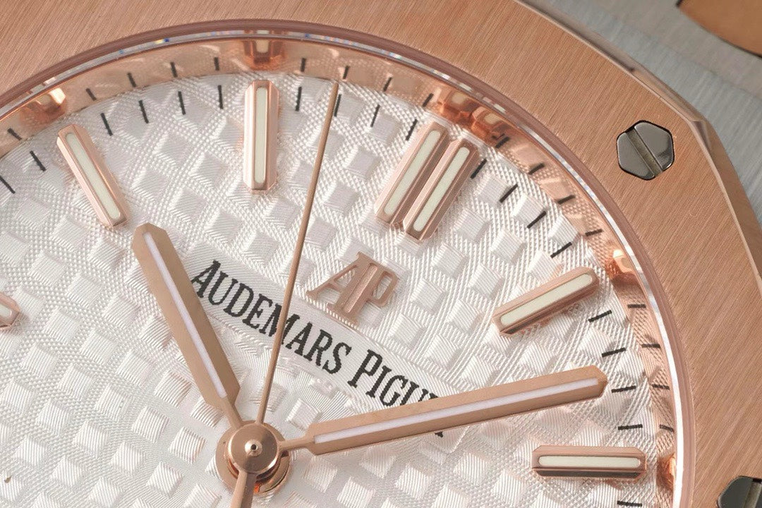 Audemars Piguet Royal Oak Ladies Automatic Watch 34mm, Ref.77350 / 77351