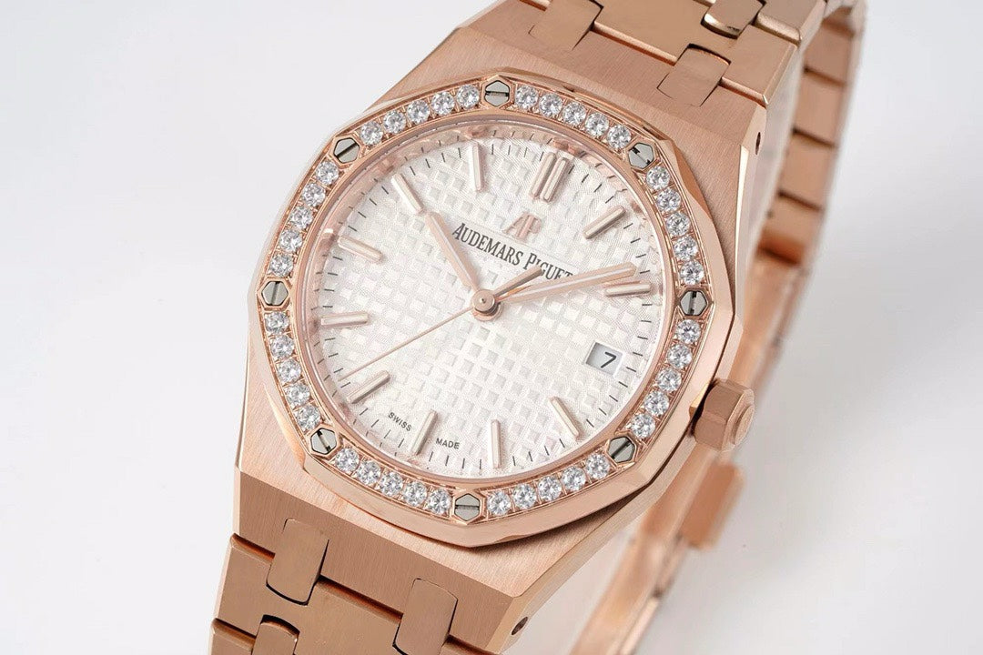 Audemars Piguet Royal Oak Ladies Automatic Watch 34mm, Ref.77350 / 77351