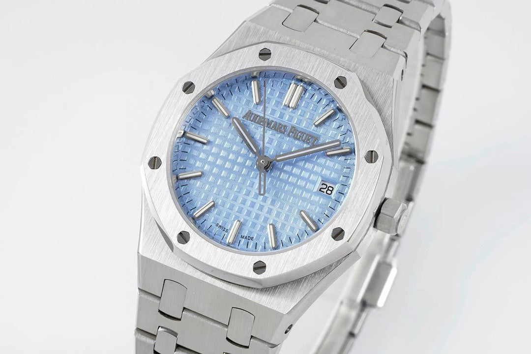 Audemars Piguet Royal Oak Ladies Automatic Watch 34mm, Ref.77350 / 77351