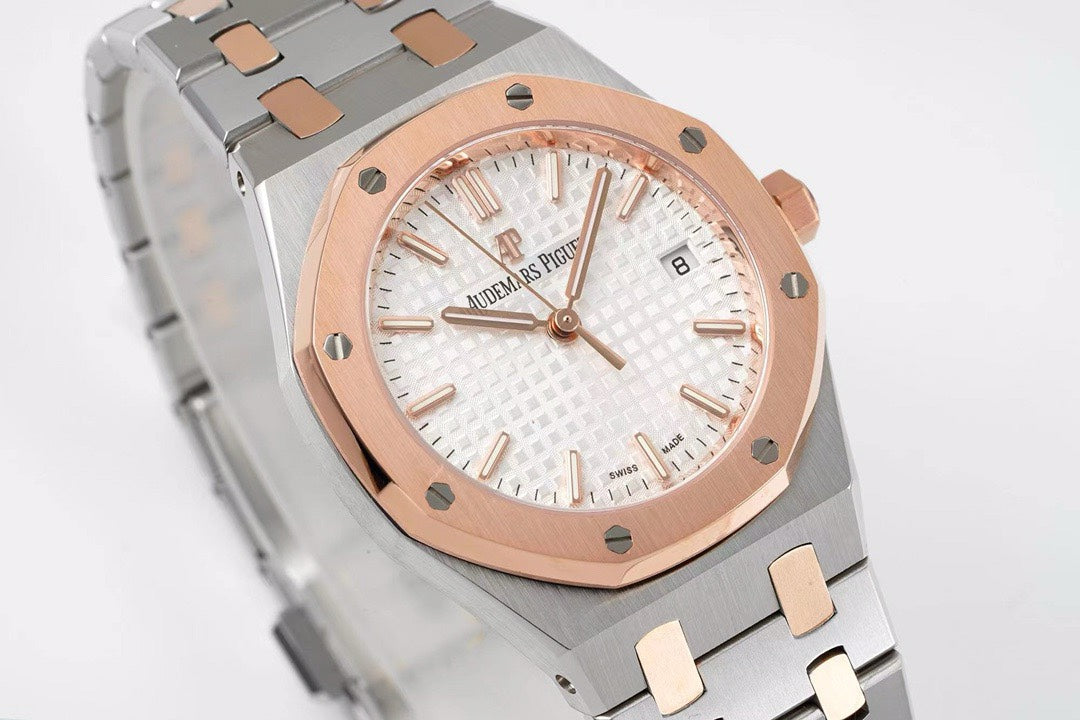 Audemars Piguet Royal Oak Ladies Automatic Watch 34mm, Ref.77350 / 77351