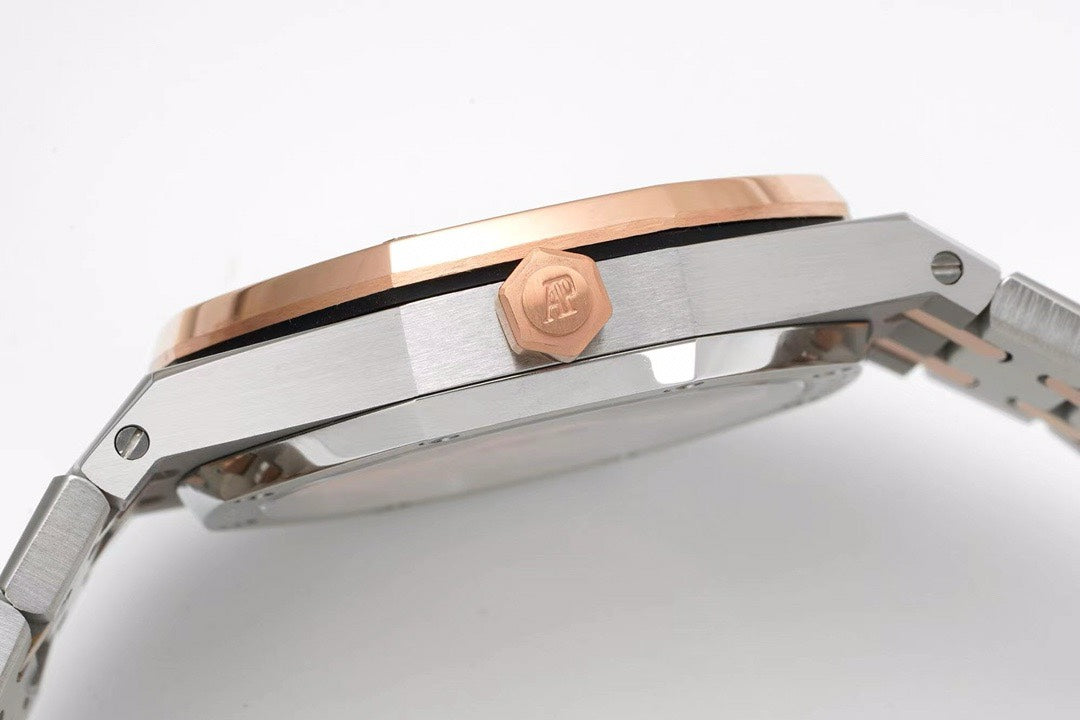Audemars Piguet Royal Oak Ladies Automatic Watch 34mm, Ref.77350 / 77351