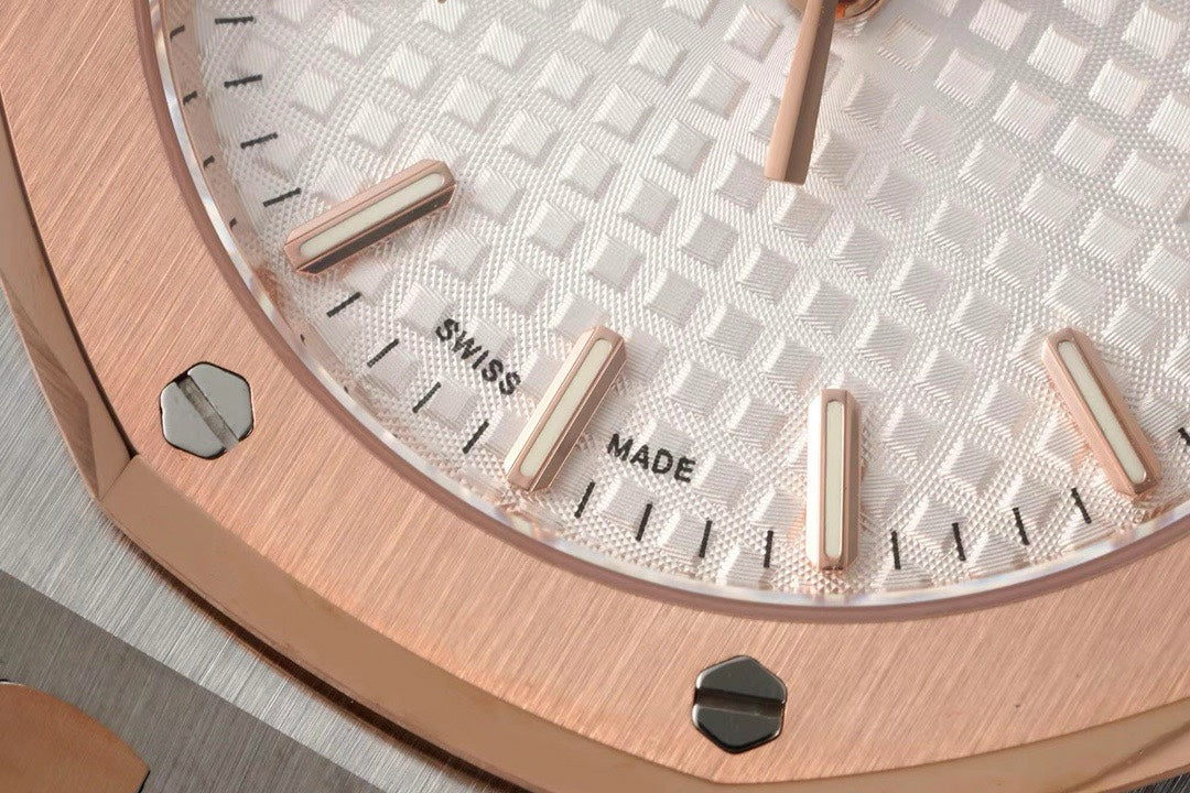 Audemars Piguet Royal Oak Ladies Automatic Watch 34mm, Ref.77350 / 77351