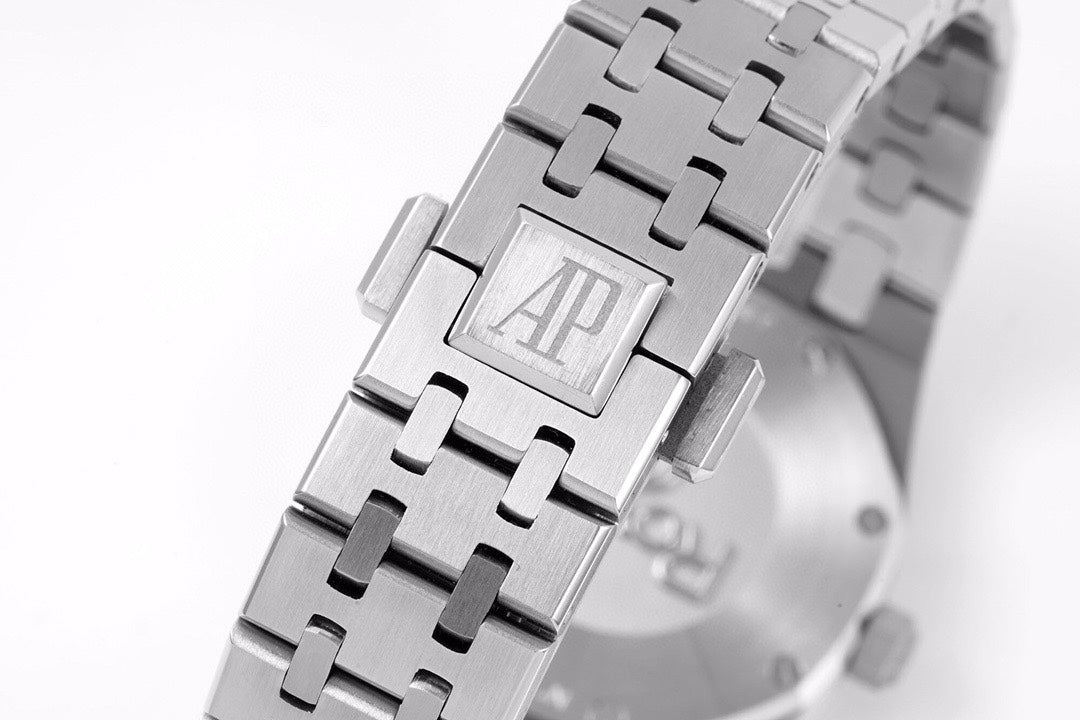 Audemars Piguet Royal Oak Ladies Quartz Watch 33mm, Ref.67651ST.ZZ.1261ST.01
