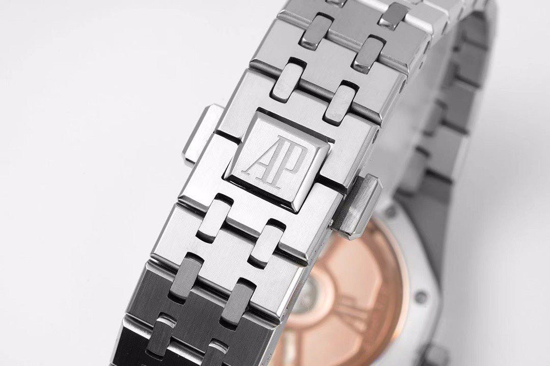 Audemars Piguet Royal Oak Ladies Automatic Watch 34mm, Ref.77350 / 77351